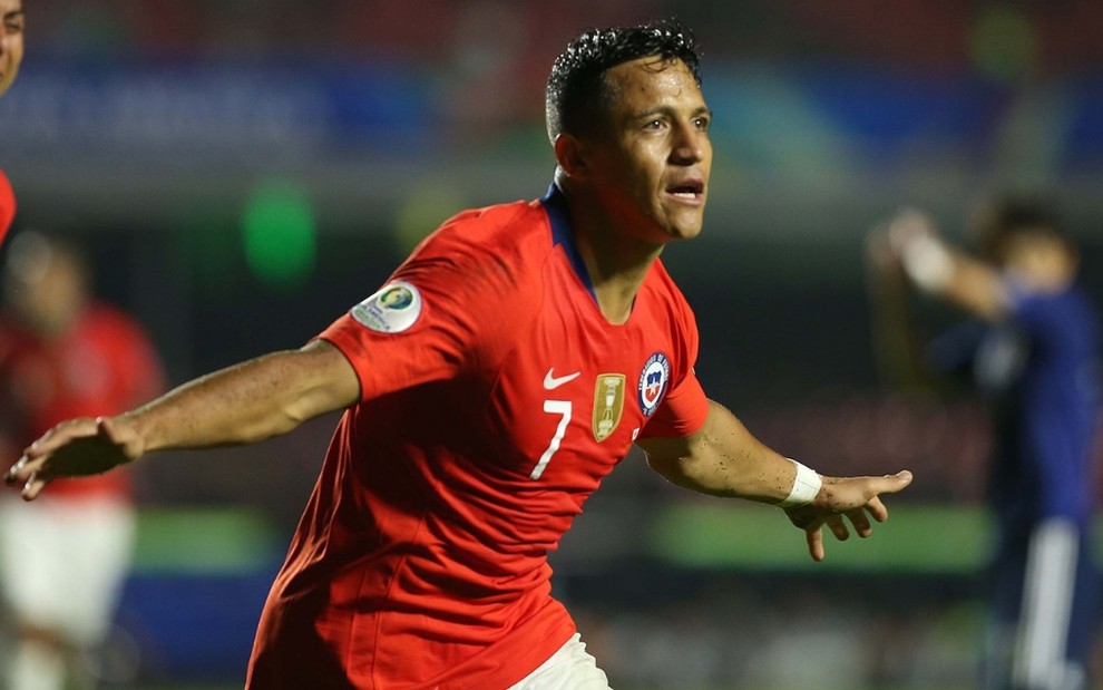 Estrela do Chile, Alexis Sánchez marcou um dos gols da seleção na primeira rodada da Copa América - DIVULGAÇÃO/FEDERAÇÃO CHILENA