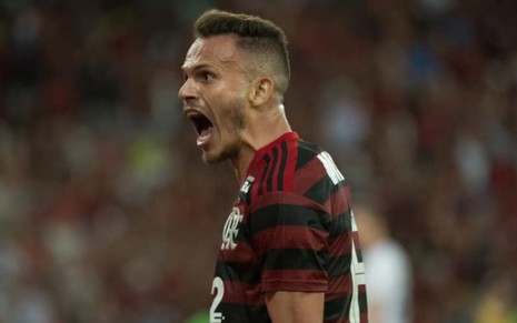 O Flamengo do lateral Renê entra em campo neste sábado (1º), às 16h, para enfrentar o Fortaleza - DIVULGAÇÃO/FLAMENGO