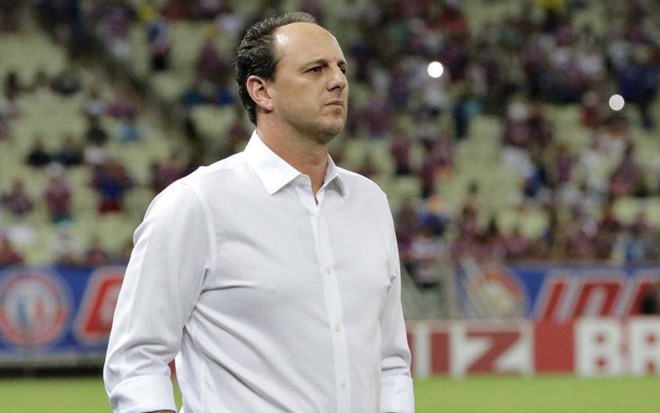 Ídolo do São Paulo e atual técnico do Fortaleza, Rogério Ceni revê clube em que fez história neste domingo (12) - GUSTAVO SIMÃO/FORTALEZA