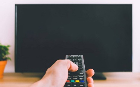 Brasileiros estão abrindo mão da TV paga: no último mês, mais de 245 mil clientes cancelaram serviço - Divulgação