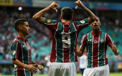 O atacante Pedro (ao centro) comemorando gol do Fluminense, que enfrenta o Vasco neste sábado (20) - DIVULGAÇÃO/FLUMINENSE