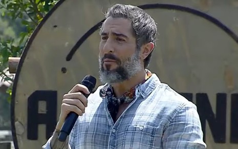 O apresentador Marcos Mion durante o programa de estreia da 11ª temporada de A Fazenda, reality da Record