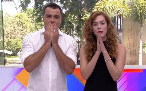 Joaquim Lopes e Sophia Abrahão se emocionam durante a despedida do Vídeo Show na sexta (11) - Reprodução/TV Globo