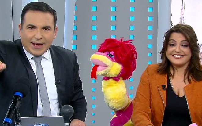 Reinaldo Gottino, Judite e Fabíola Reipert no quadro A Hora da Venenosa de ontem (21): fenômeno - Reprodução/Record