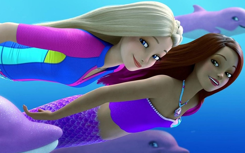 Barbie e sua amiga Isla nadam com golfinhos em cena da animação que liderou a audiência - Divulgação/Mattel