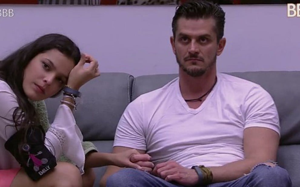 Os participantes Marcos Harter e Emilly Araújo na edição de ontem (10) do Big Brother Brasil - Reprodução/Globo