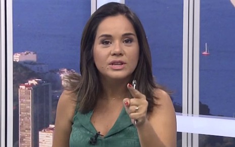 A apresentadora Isabele Benito dá sua opinião sobre reportagem do programa SBT Rio - Reprodução/SBT