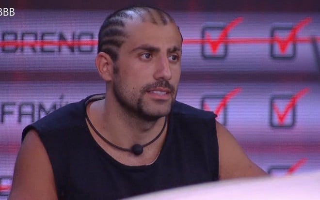 Kaysar Dadour durante prova de resistência do BBB18: ele abriu mão da imunidade após pegadinha da produção - Reprodução/TV Globo