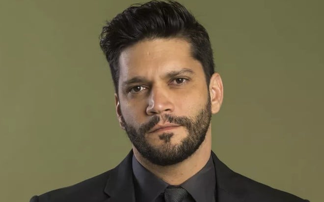 O ator Armando Babaioff em imagem de divulgação de Bom Sucesso (2019) - JOÃO COTTA/TV GLOBO