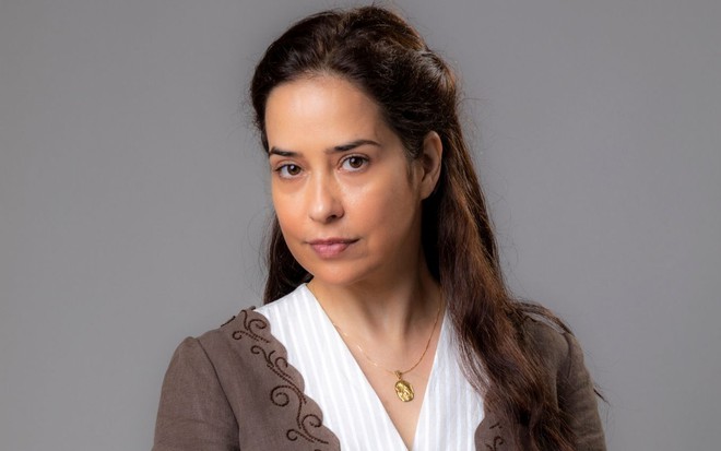 Paloma Duarte caracterizada como Heloísa em foto de divulgação da novela Além da Ilusão - TV GLOBO/SERGIO ZALIS