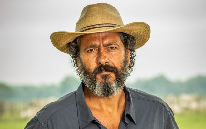 Marcos Palmeira caracterizado como José Leôncio em foto de divulgação da novela Pantanal - TV GLOBO/JOÃO MIGUEL JÚNIOR