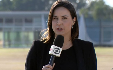Correspondente de Brasília Flávia Alvarenga falava sobre um projeto de Lei quando 'sumiu' nesta segunda (19) - REPRODUÇÃO/TV GLOBO