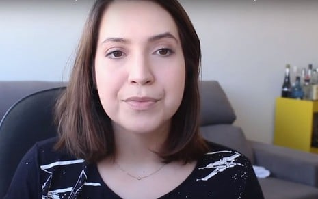 Camila Miguel fala sobre a maternidade em vídeo; youtuber ganhou popularidade após tragédia com a família - REPRODUÇÃO/ YOUTUBE