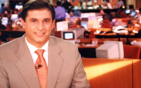 Carlos Nascimento na bancada do Jornal Hoje em 2001; ele comandou o telejornal até 2004 - Divulgação/Globo