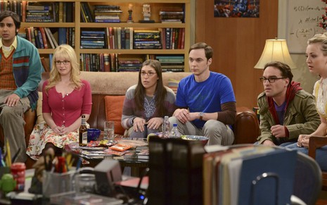 Elenco de The Big Bang Theory no último episódio da quinta temporada: fora do Globoplay por enquanto - Divulgação/CBS