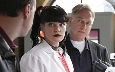 Pauley Perrette com Mark Harmon em cena de NCIS: atriz alega que tem medo do ator - Reprodução/CBS
