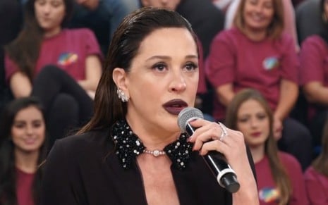 Claudia Raia como jurada no Show dos Famosos; atriz revela que sofreu tentativa de abuso sexual aos 13 anos - REPRODUÇÃO/GLOBO