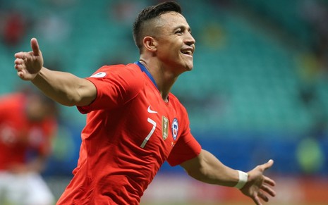O chileno Alexis Sánchez enfrenta a Colômbia pelas quartas de final da Copa América nesta sexta (28) - DIVULGAÇÃO/CHILE