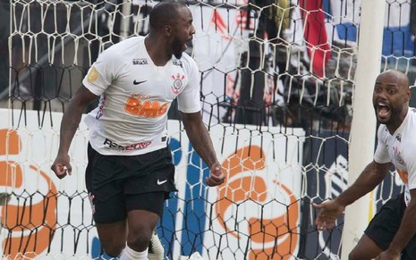 Manoel e Vagner Love comemoral gol do Corinthians contra o Santos em jogo da semifinal do Paulistão - Ag. Corinthians