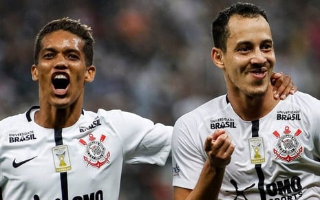 Pedrinho (à esq.) e Rodriguinho comemoram gol da vitória do Corinthians sobre o Fluminense - Divulgação/Ag. Corinthians