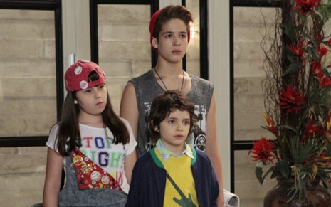 Julia (Bia Jordão), Joaquim (João Guilherme) e Felipe (Kevin Vechiatto) vão para orfanato - Cauana Fernandes/SBT