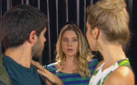 Rebeca (Juliana Baroni) encontra Otávio (Duda Nagle) no camarim com modelo - Lourival Ribeiro/SBT