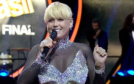 A apresentadora Xuxa Meneghel durante a final da terceira temporada do Dancing Brasil - Reprodução/RecordTV