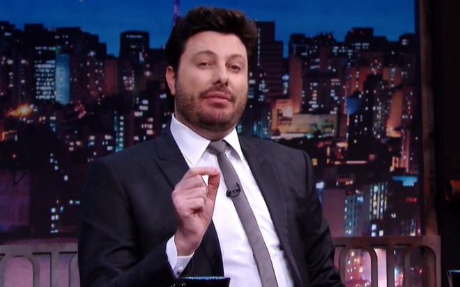 Danilo Gentili não foi demitido do SBT e segue normalmente no comando de seu talk show, o The Noite - REPRODUÇÃO/SBT