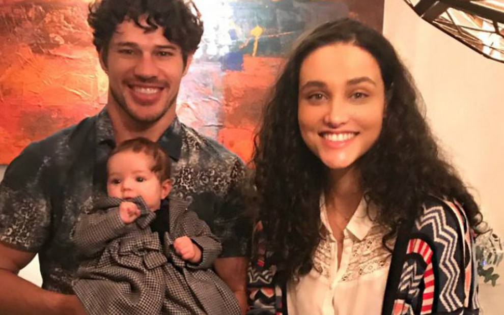 José Loreto e Débora Nascimento com a filha Bella antes da separação; ex-casal comemorará aniversário da bebê - Reprodução/Instagram