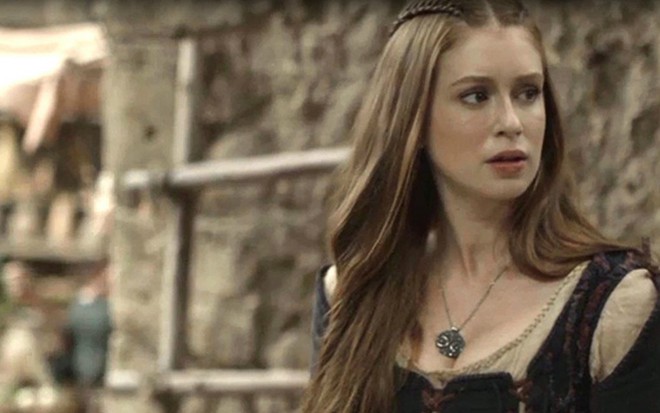 Amália (Marina Ruy Barbosa) sofrerá com efeitos de veneno de cobra na novela das sete - Reprodução/Globo