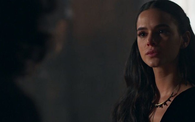 Catarina (Bruna Marquezine) passará a noite de núpcias sozinha em cena de Deus Salve o Rei - Reprodução/TV Globo