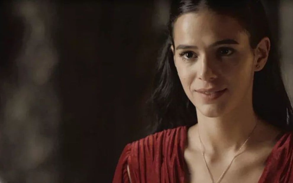 Bruna Marquezine (Catarina) em cena de Deus Salve o Rei; princesa vai provocar tragédia no reino - Reprodução/TV Globo