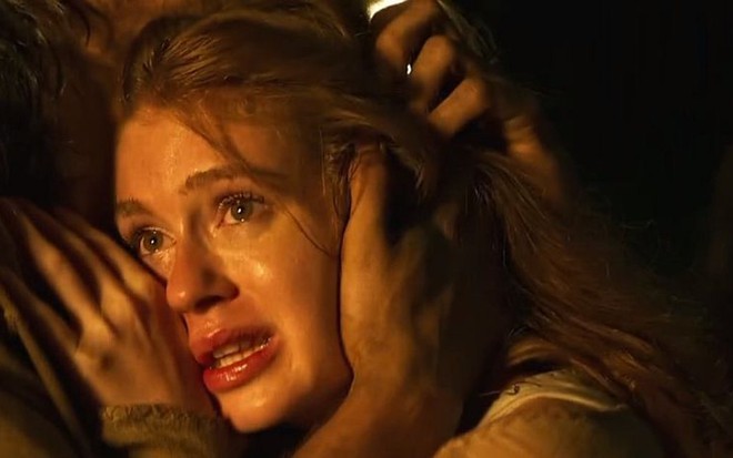 Marina Ruy Barbosa (Amália) em cena de Deus Salve o Rei; plebeia será confundida com bruxa - Reprodução/TV Globo