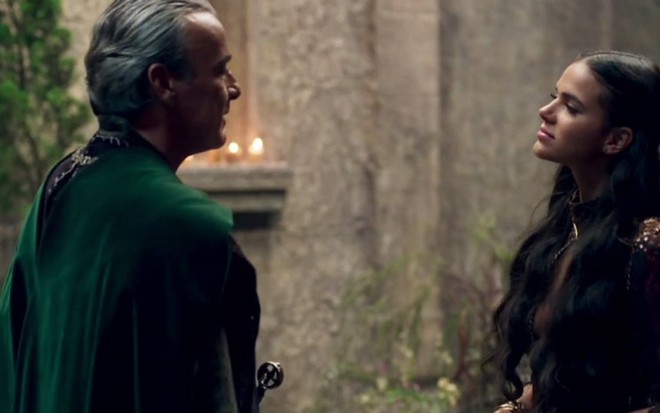 Otávio (Alexandre Borges) fará chantagem com Catarina (Bruna Marquezine) em Deus Salve o Rei - Reprodução/Globo