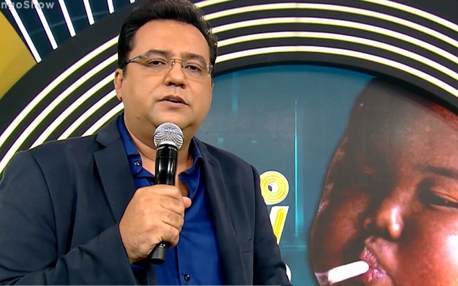 Na estreia da nova temporada, Geraldo Luís apostou em uma reportagem sobre um bebê fumante - REPRODUÇÃO/RECORD