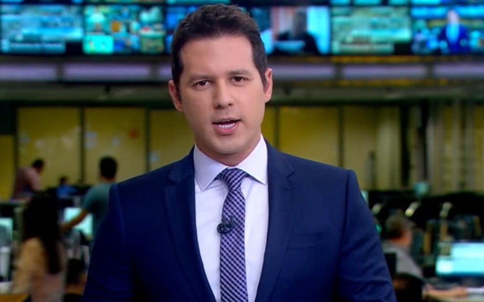 Dony De Nuccio no cenário do Jornal Hoje: empresa do jornalista faturou R$ 7 milhões com o Bradesco - Reprodução/TV Globo