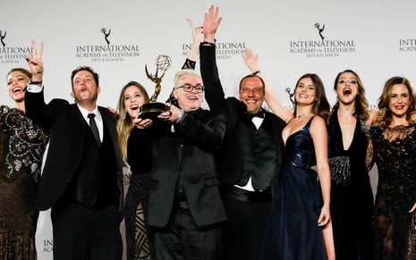 Profissionais brasileiros comemoram o Emmy Internacional de Verdades Secretas, em 2016 - Rodrigo Barbosa/TV Globo