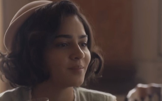 Giullia Buscacio interpreta Isabel na segunda fase de Éramos Seis, novela das seis da Globo