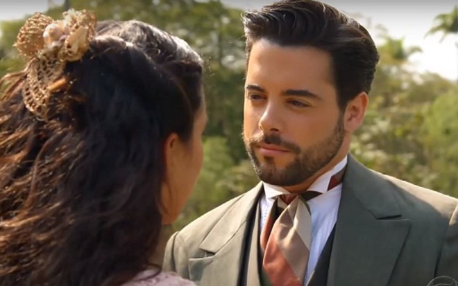Gabriela Moreyra (Juliana) e Pedro Carvalho (Miguel) em cena de Escrava Mãe, da Record - Reprodução/Record