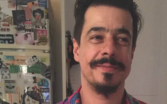 O roteirista e diretor de TV Fabio Embu, que interpretou o Homem-Berinjela em 2007 no Pânico - Reprodução/Facebook