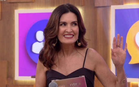 Fátima Bernardes no Encontro desta quarta-feira (15); apresentadora ficou sem graça com pergunta sobre casamento - REPRODUÇÃO/TV GLOBO