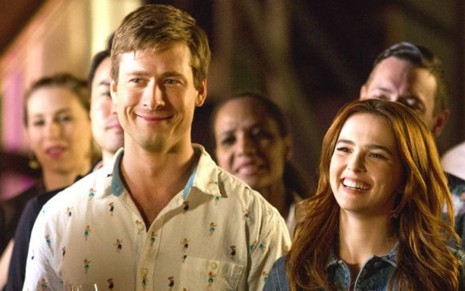 Glen Powell (Charlie) e Zoey Deutch (Harper) estrelam a comédia romântica O Plano Imperfeito - Divulgação/Netflix