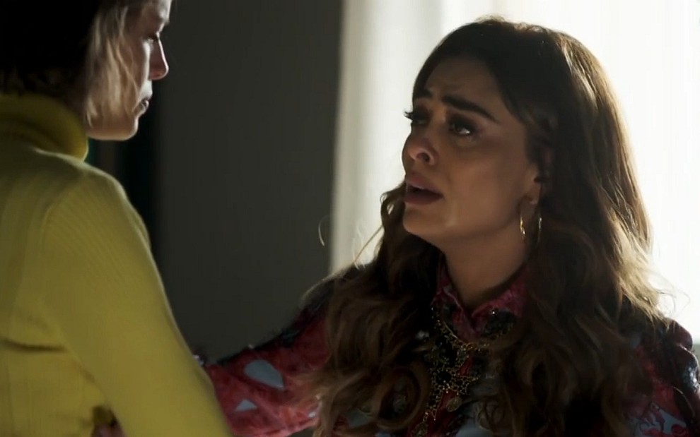 Josiane (Agatha Moreira) levará uma surra de Maria da Paz (Juliana Paes) em A Dona do Pedaço - Reprodução/TV Globo