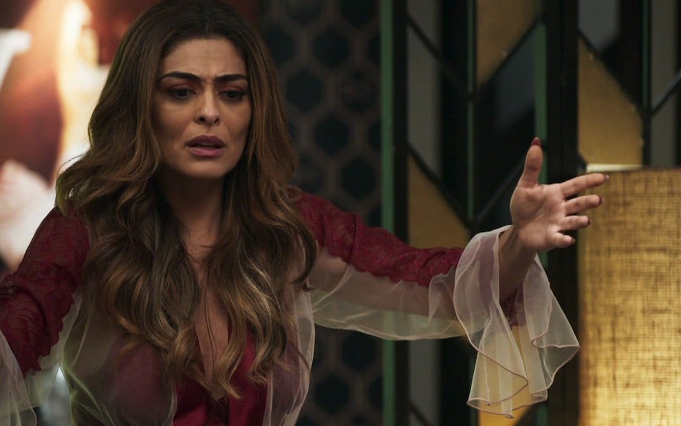 A atriz Juliana Paes em cena na novela das nove da TV Globo, A Dona do Pedaço