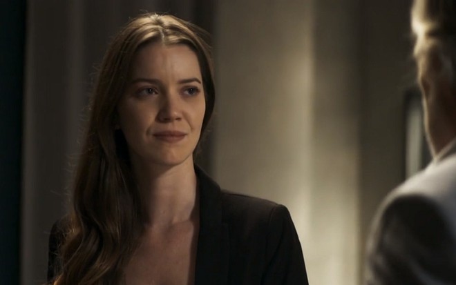 Trapaça de Fabiana (Nathalia Dill) na empresa será revelada nos próximos capítulos de A Dona do Pedaço - Reprodução/TV Globo