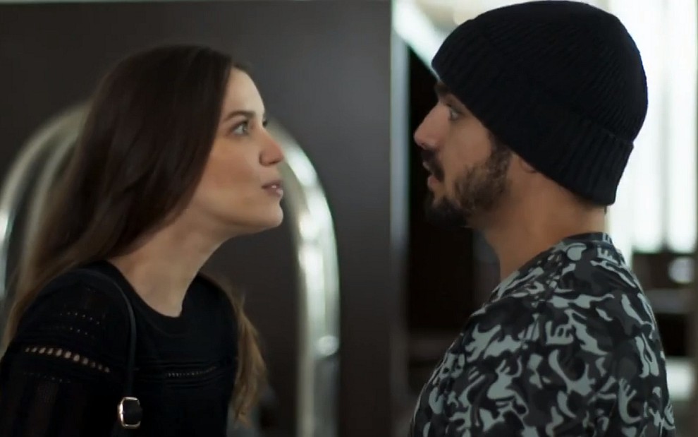 Fabiana (Nathalia Dill) será desmascarada por Rock (Caio Castro) em cena desta terça (27) - Reprodução/TV Globo