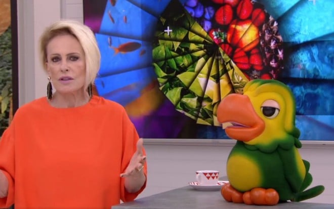 Ana Maria Braga e Louro José no Mais Você: apresentadora dá fora em produtora que riu do passatempo dela - REPRODUÇÃO/TV GLOBO