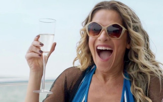 Ingrid Guimarães interpreta a atriz Silvana Nolasco em Bom Sucesso, novela das sete que estreia dia 29 - Reprodução/TV Globo