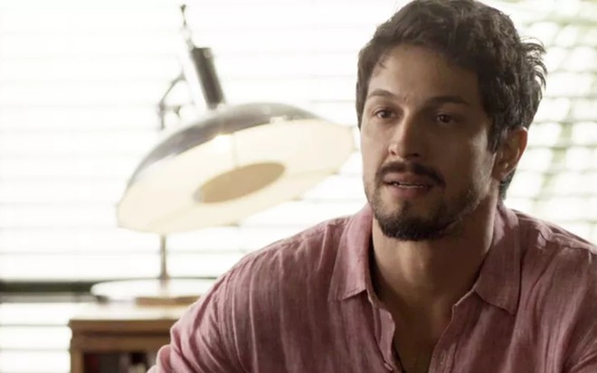 Marcos (Romulo Estrela) em cena de Bom Sucesso