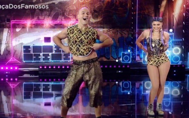 Junior Cigano arrisca o quadradinho dançando funk na Dança dos Famosos, do Domingão do Faustão